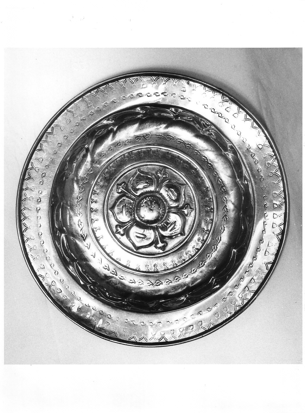 piatto per elemosine, opera isolata - bottega tedesca (sec. XVI)