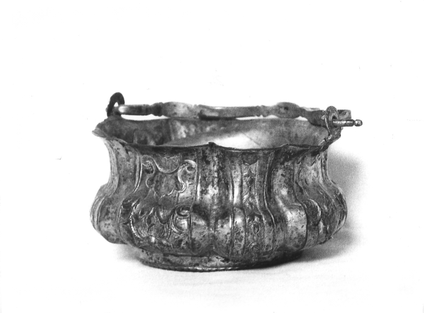 secchiello per l'acqua benedetta, opera isolata - bottega lombarda (sec. XVIII)