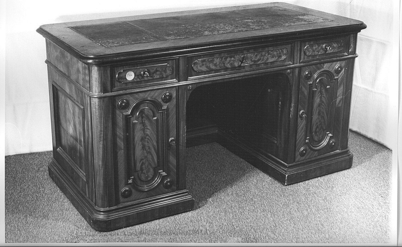 scrivania, opera isolata - bottega inglese (secc. XIX/ XX)