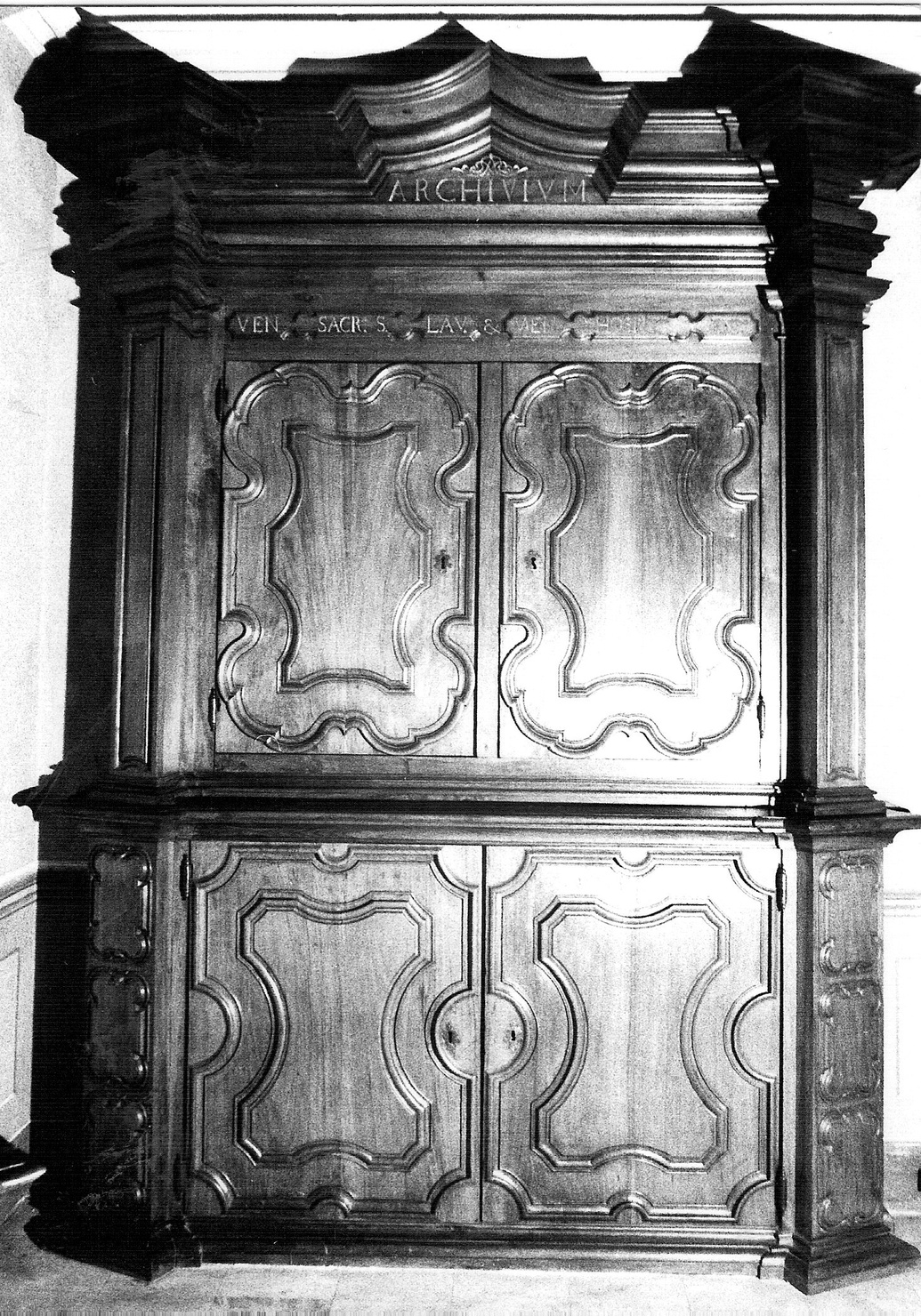 armadio, opera isolata - bottega lombarda (sec. XVIII)