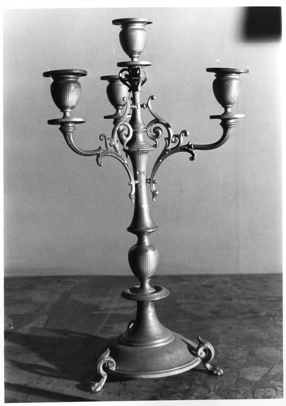 candelabro, serie - bottega italiana (secondo quarto sec. XX)