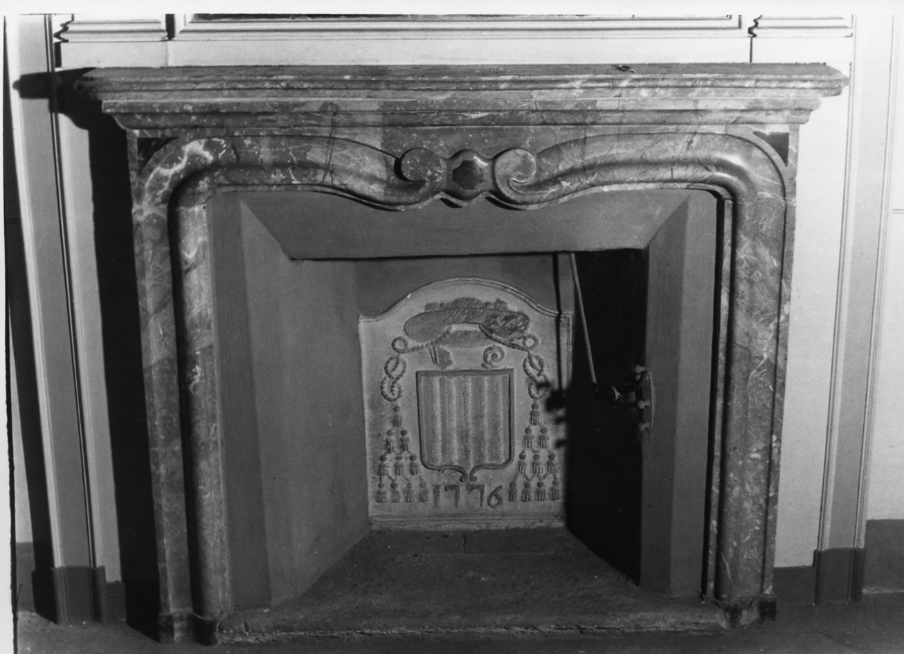 mostra di camino, opera isolata - bottega lombarda (sec. XVIII)