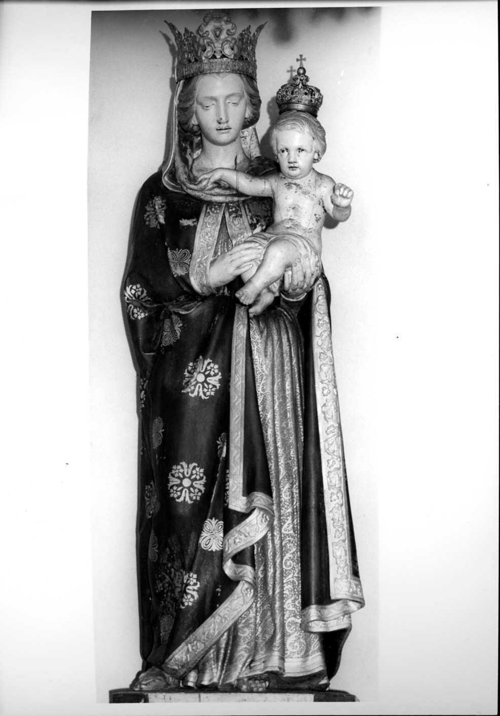 Madonna con Bambino (statua, opera isolata) - ambito lombardo (sec. XVIII)