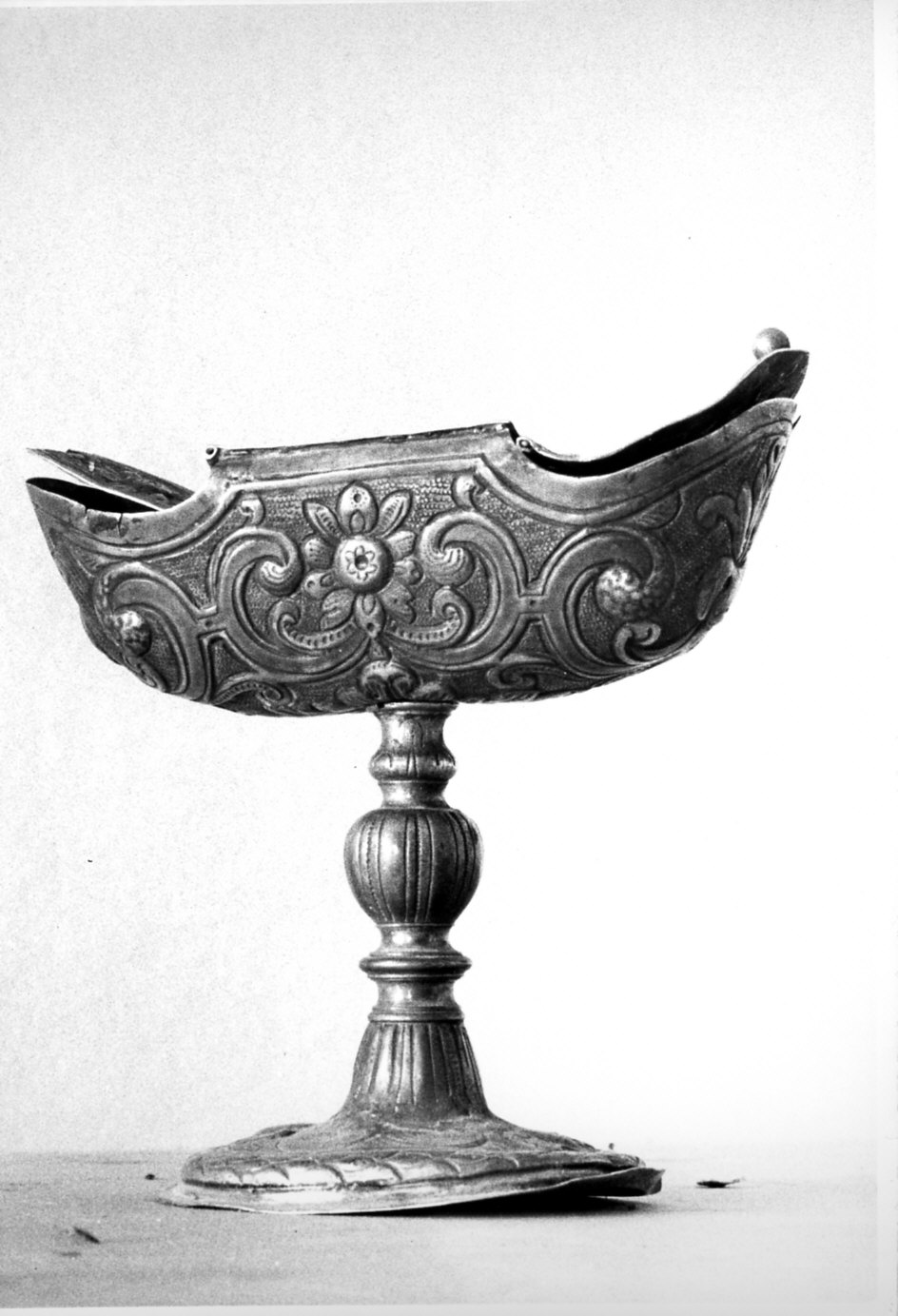 navicella portaincenso - a doppia valva, opera isolata - bottega lombarda (inizio sec. XIX)