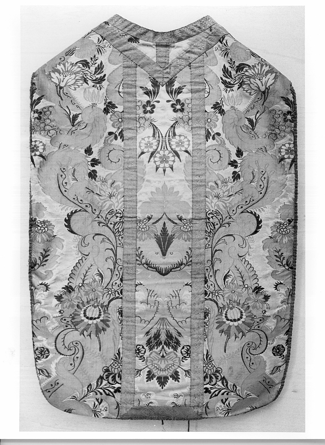 paramento liturgico, insieme - manifattura lombarda (sec. XVIII)