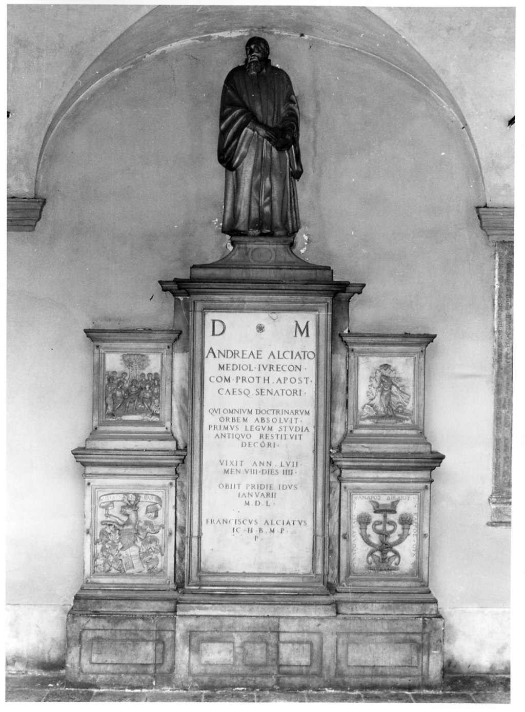 monumento ad Andrea Alciato (monumento commemorativo, opera isolata) - ambito lombardo (sec. XVI)