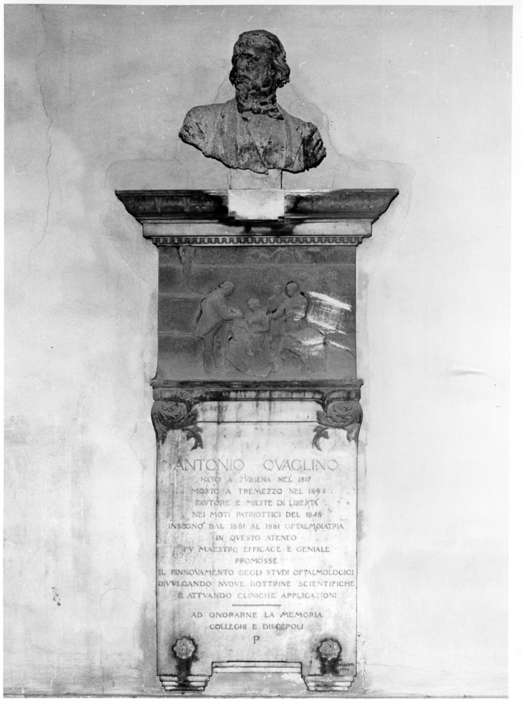 monumento ad Antonio Quaglino (monumento commemorativo, opera isolata) di Alberti Achille (sec. XX)