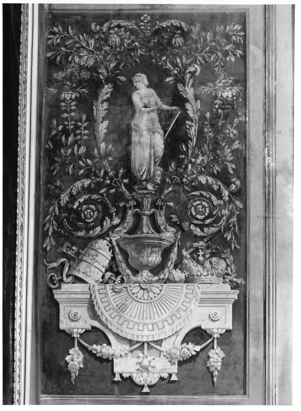 motivi decorativi a candelabra (dipinto murale, opera isolata) di Mescoli Paolo (sec. XVIII)