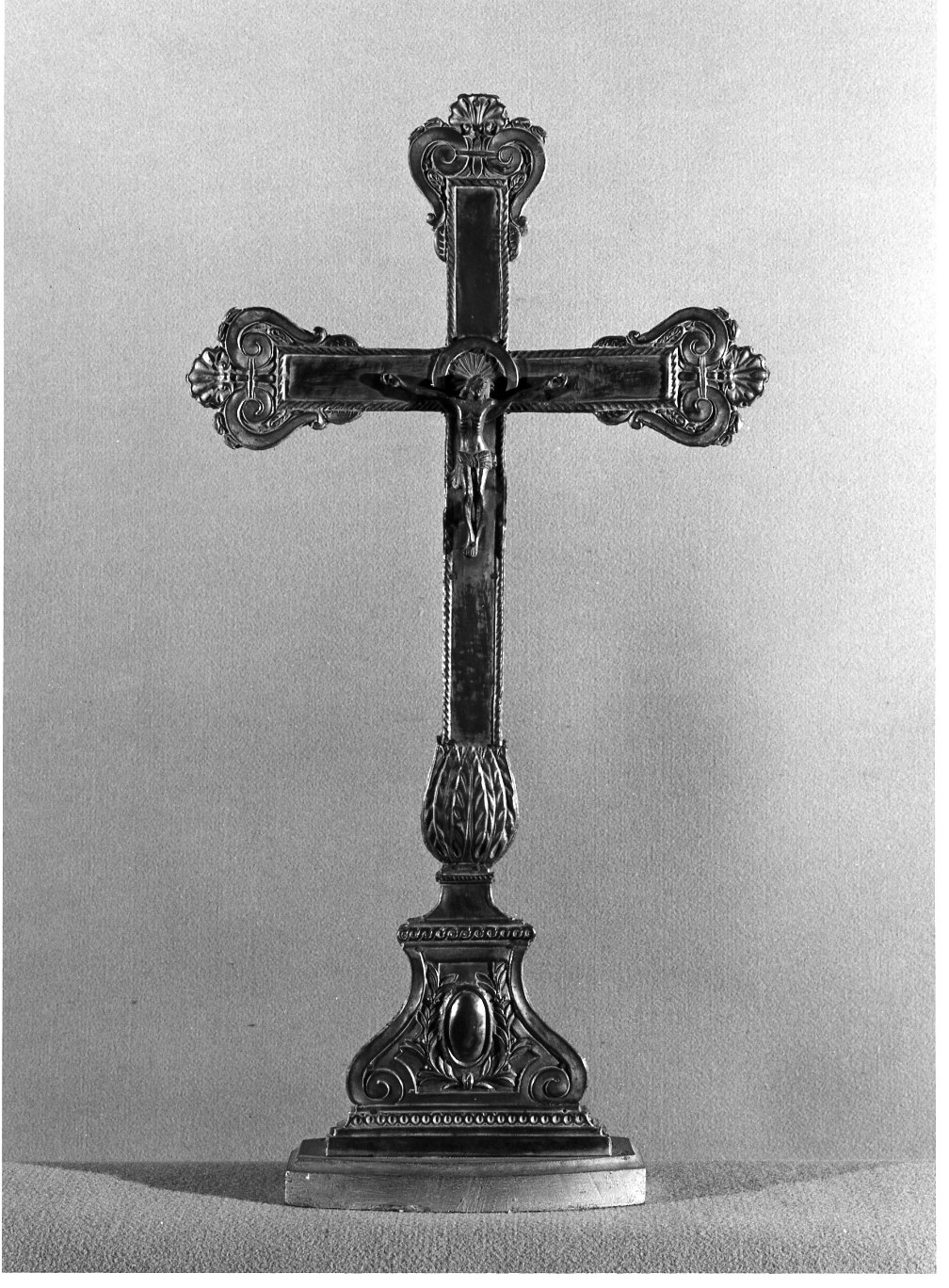 croce d'altare - bottega lombarda (fine/inizio secc. XVIII/ XIX)