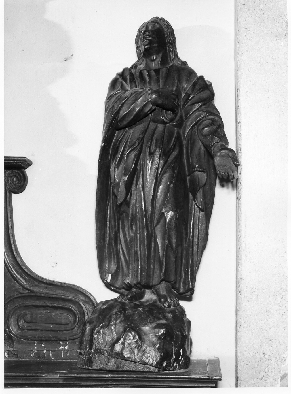 San Giovanni Evangelista (statua, elemento d'insieme) - bottega lombarda (sec. XVII)