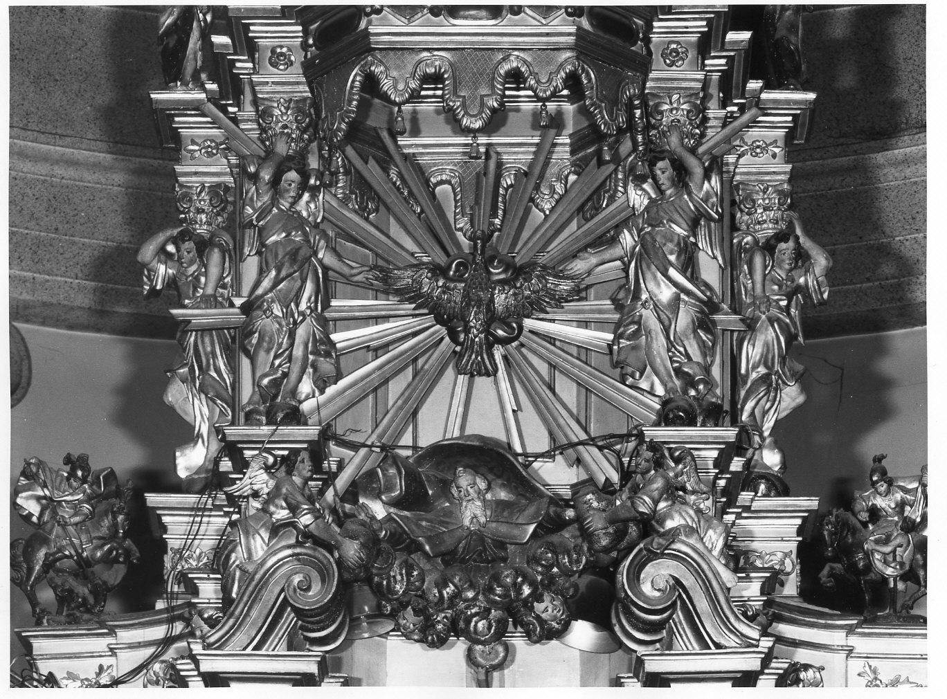 cimasa d'altare, elemento d'insieme di Castelli Bernardo (sec. XVII)