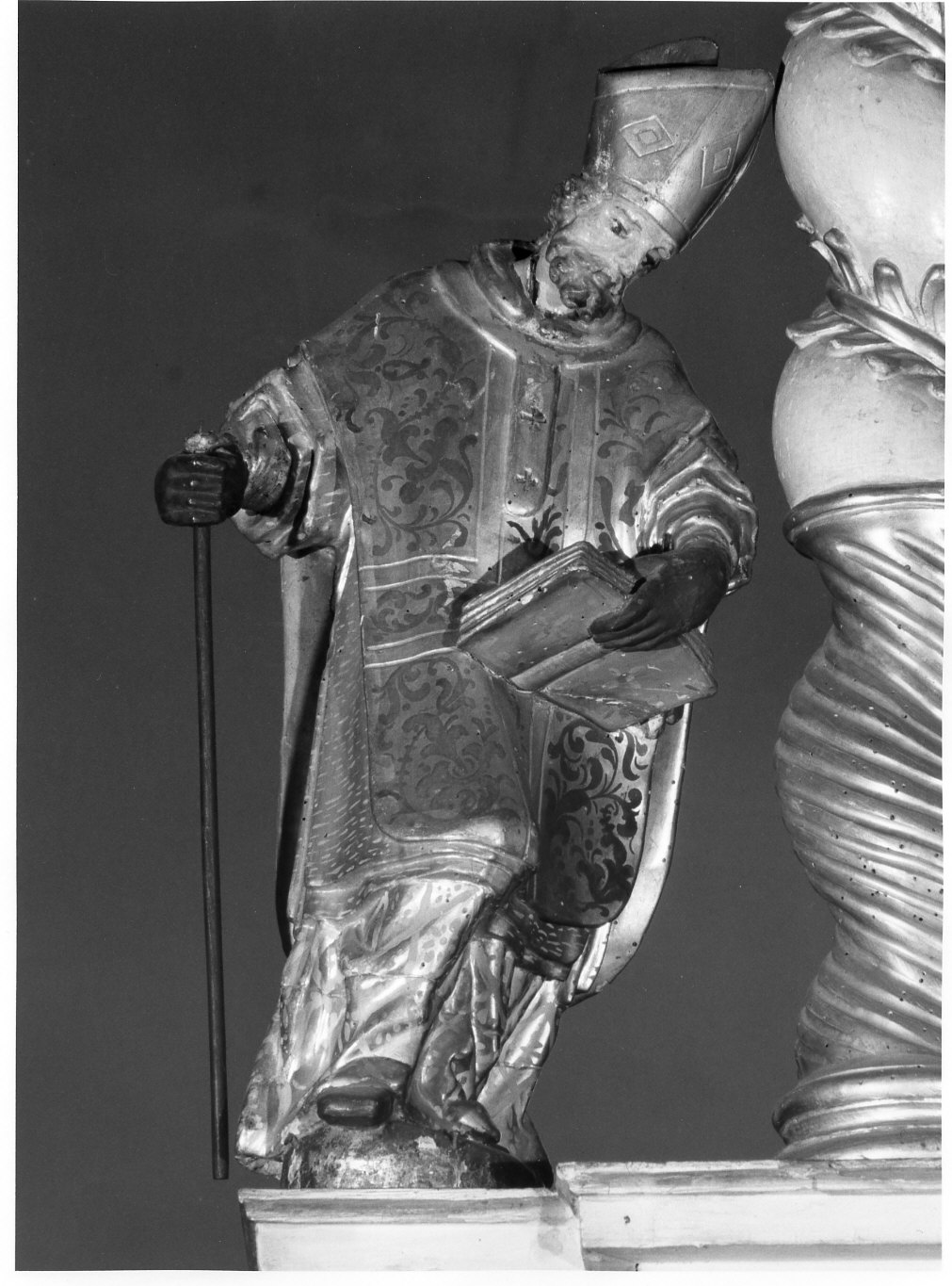 vescovo con libro (statua, elemento d'insieme) di Castelli Bernardo (sec. XVII)