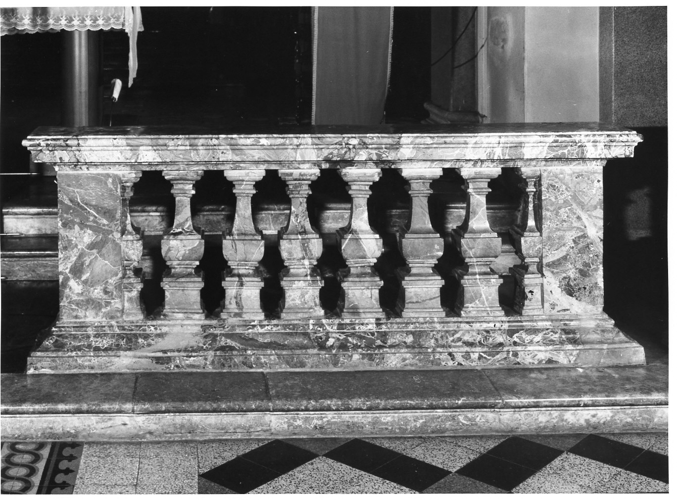 balaustrata, coppia - bottega lombarda (sec. XVII)