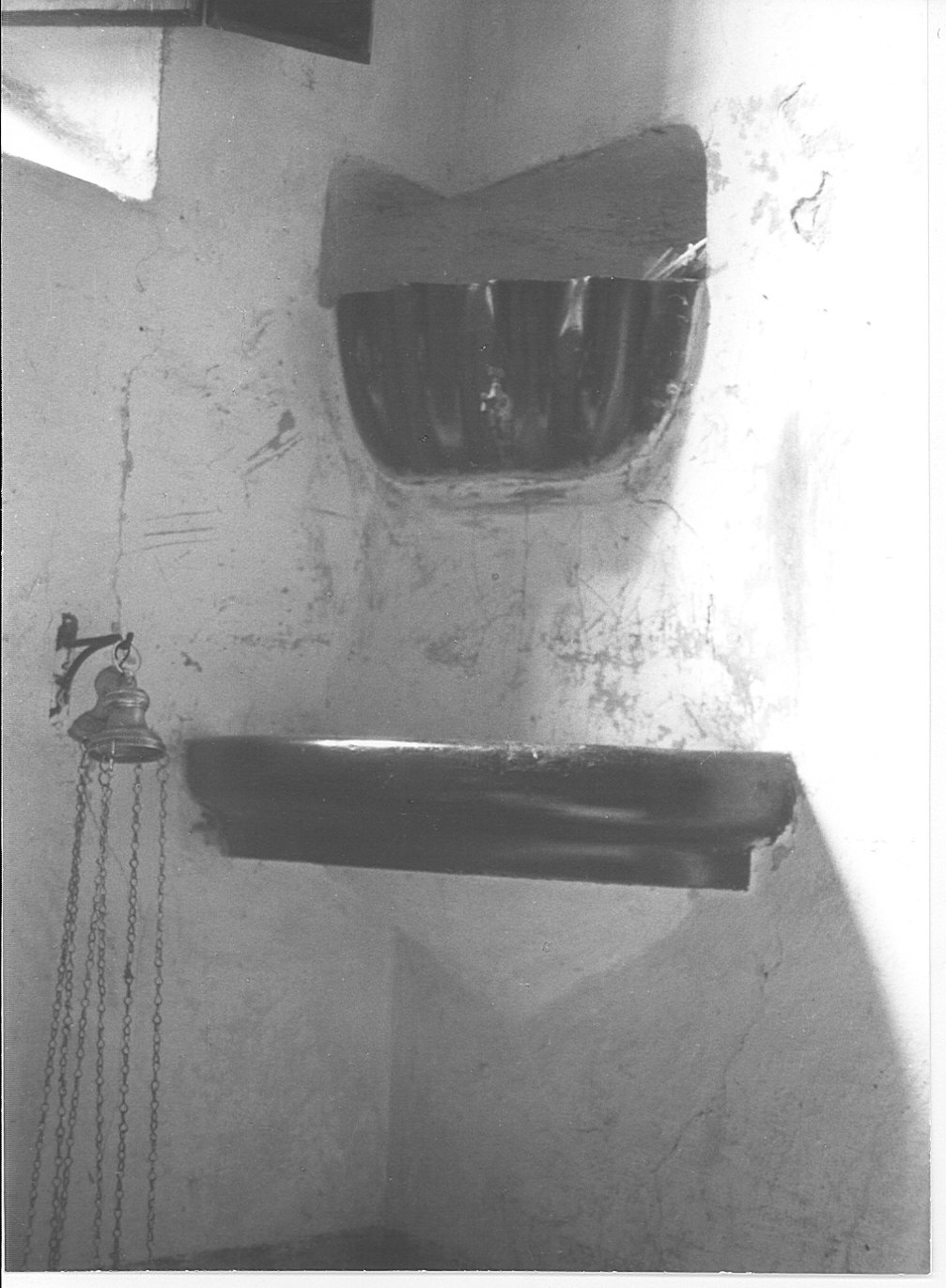 lavabo da sacrestia, opera isolata - bottega lombarda (inizio sec. XVIII)