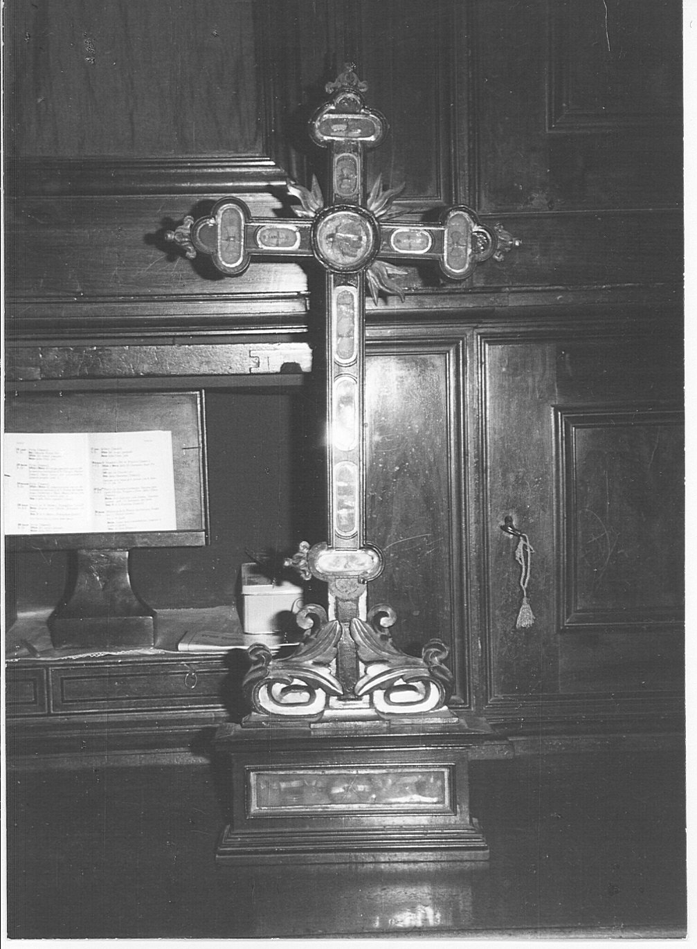 reliquiario - a croce, opera isolata - bottega lombarda (metà sec. XVII)