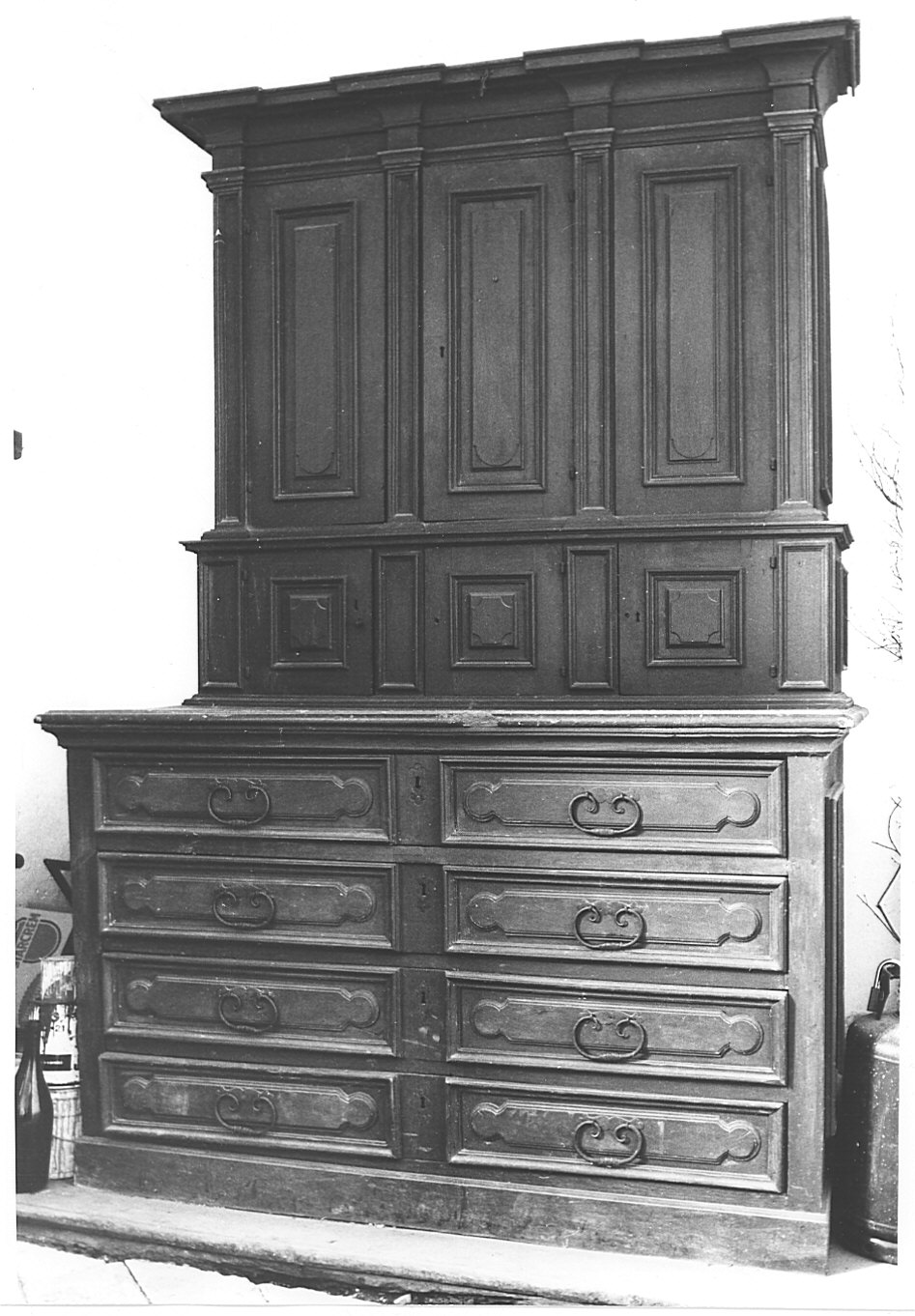 armadio da sacrestia, opera isolata - bottega lombarda (metà sec. XVIII)