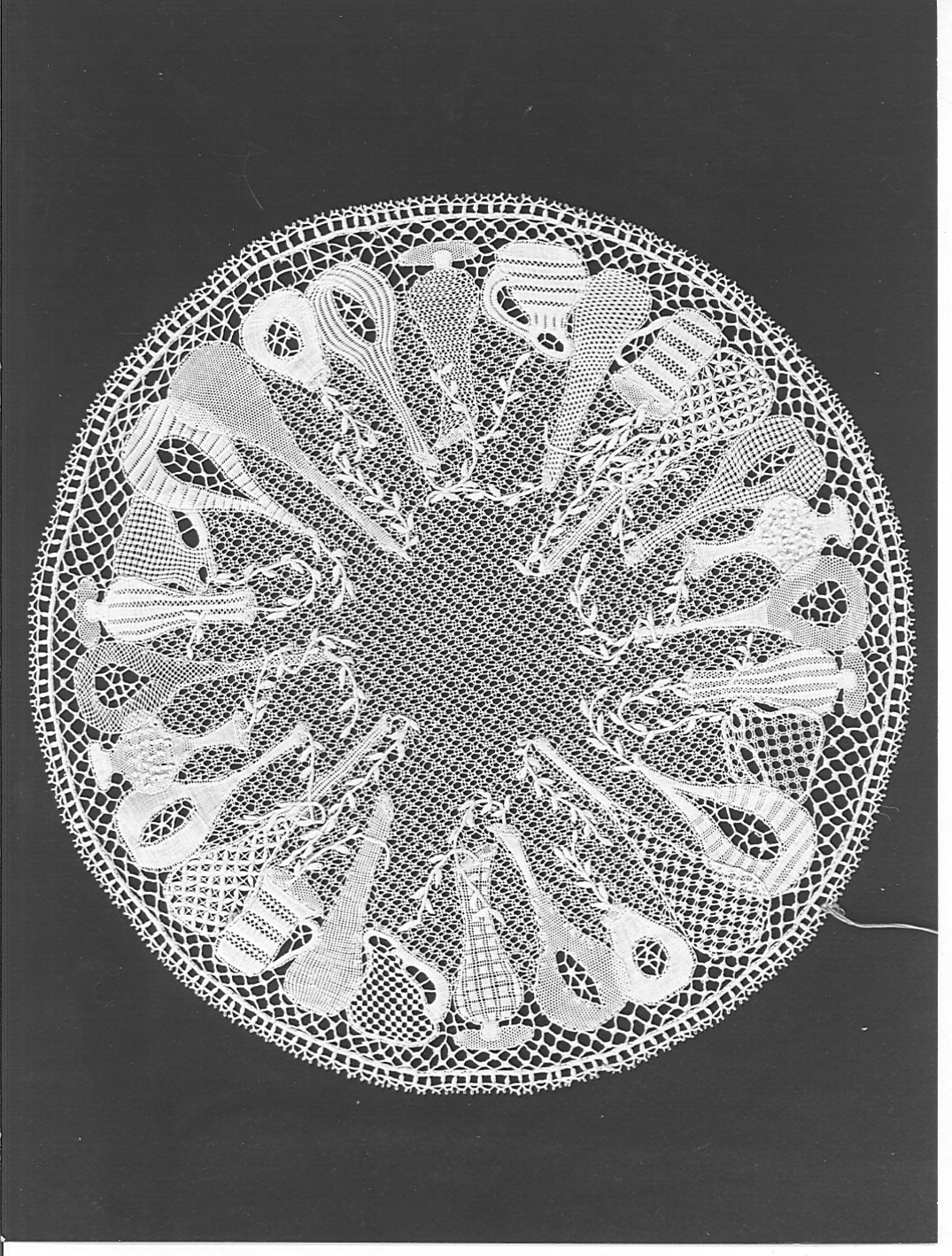 merletto, opera isolata - manifattura lombarda (sec. XX)