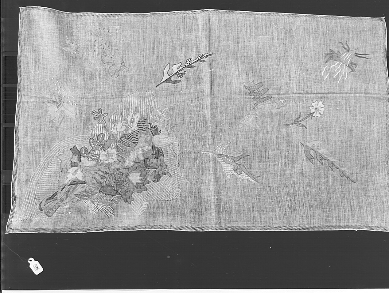 tovaglietta, opera isolata - manifattura lombarda (sec. XX)