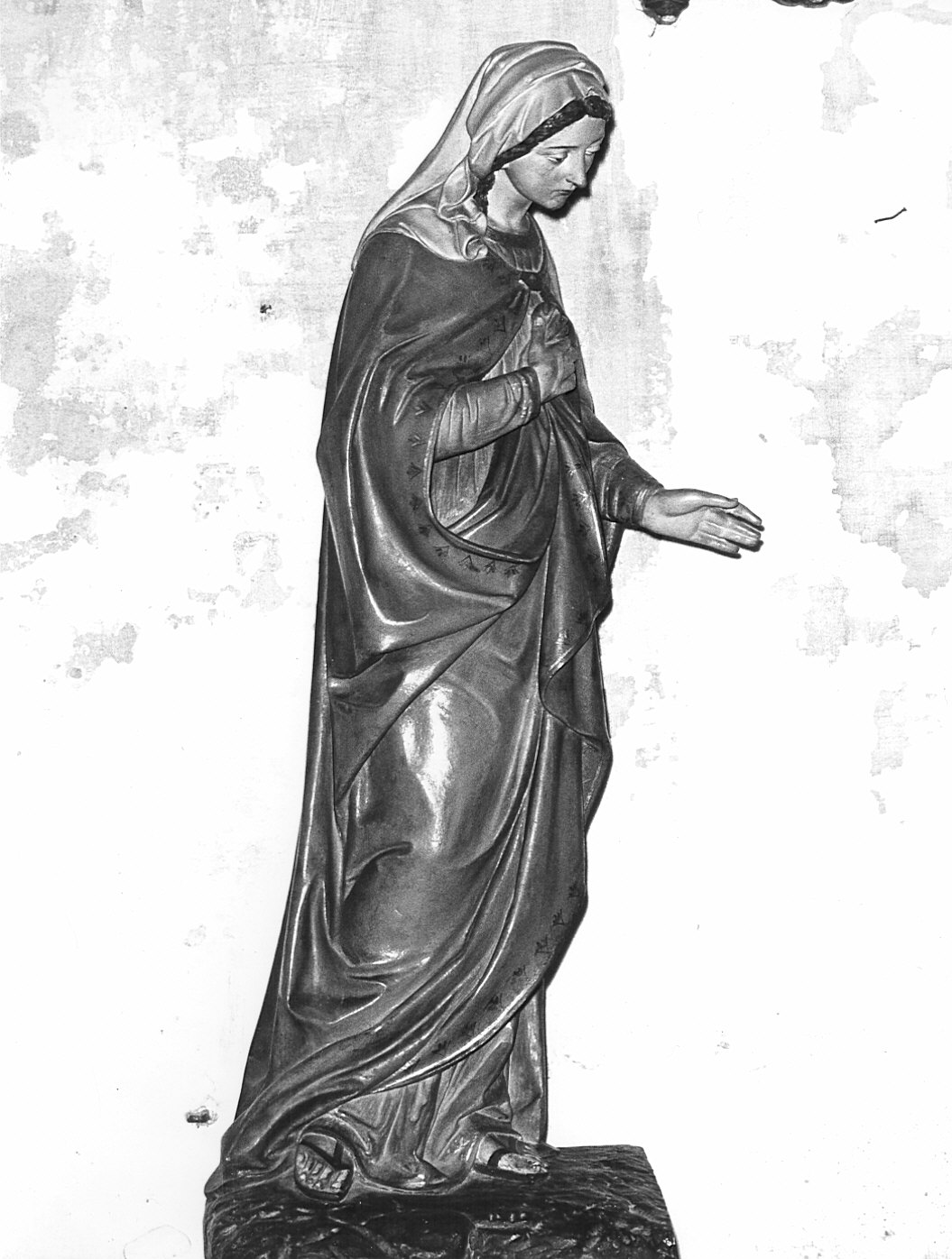 Madonna (statua, elemento d'insieme) - bottega lombarda (inizio sec. XX)