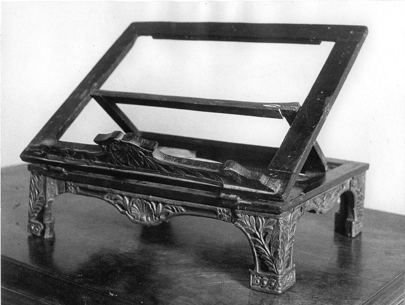 leggio da tavolo, opera isolata - bottega lombarda (fine/inizio secc. XVIII/ XIX)