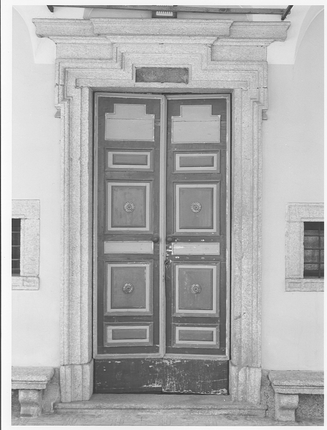 portale, opera isolata - bottega lombarda (sec. XVII)