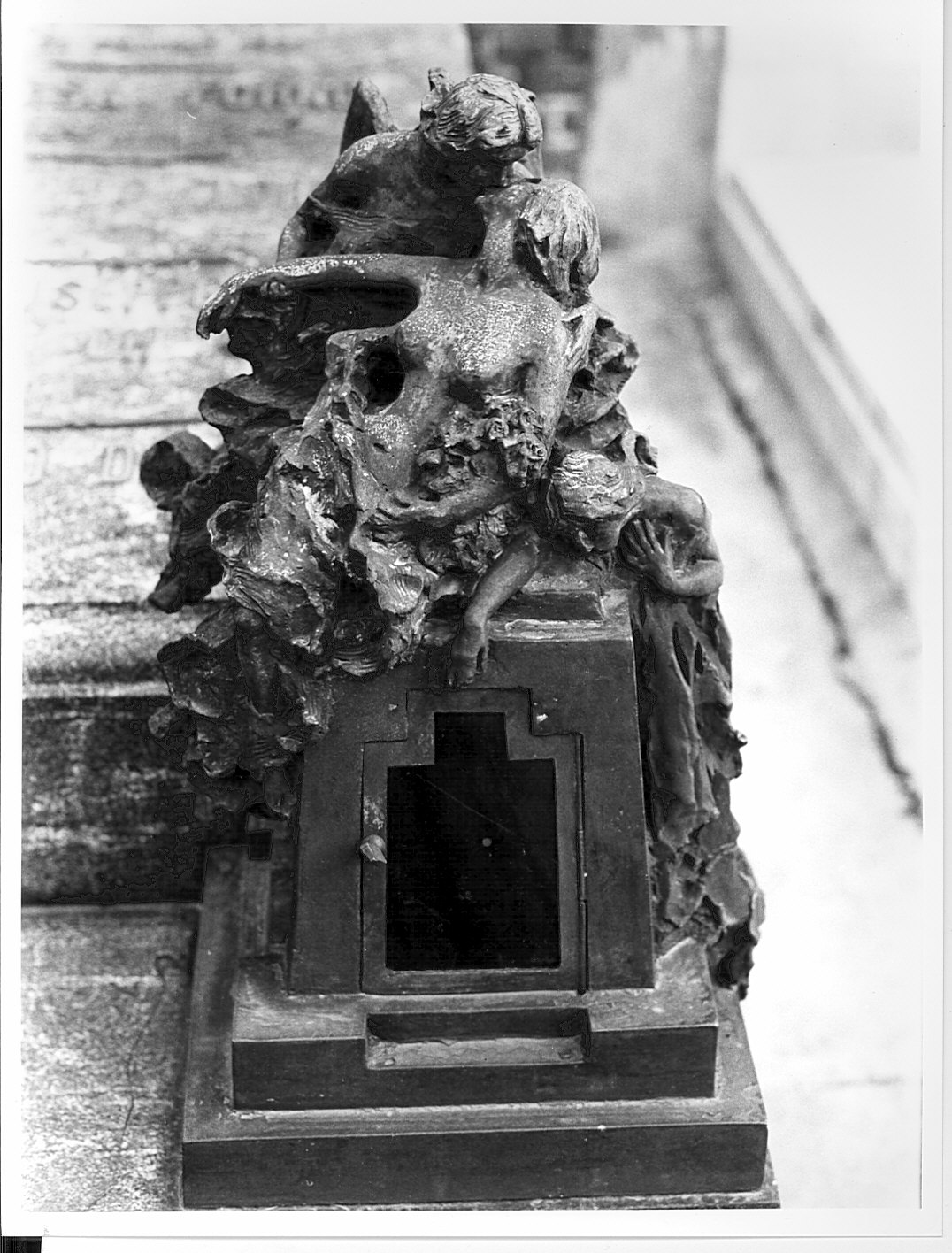 lampada - bottega lombarda (sec. XX)