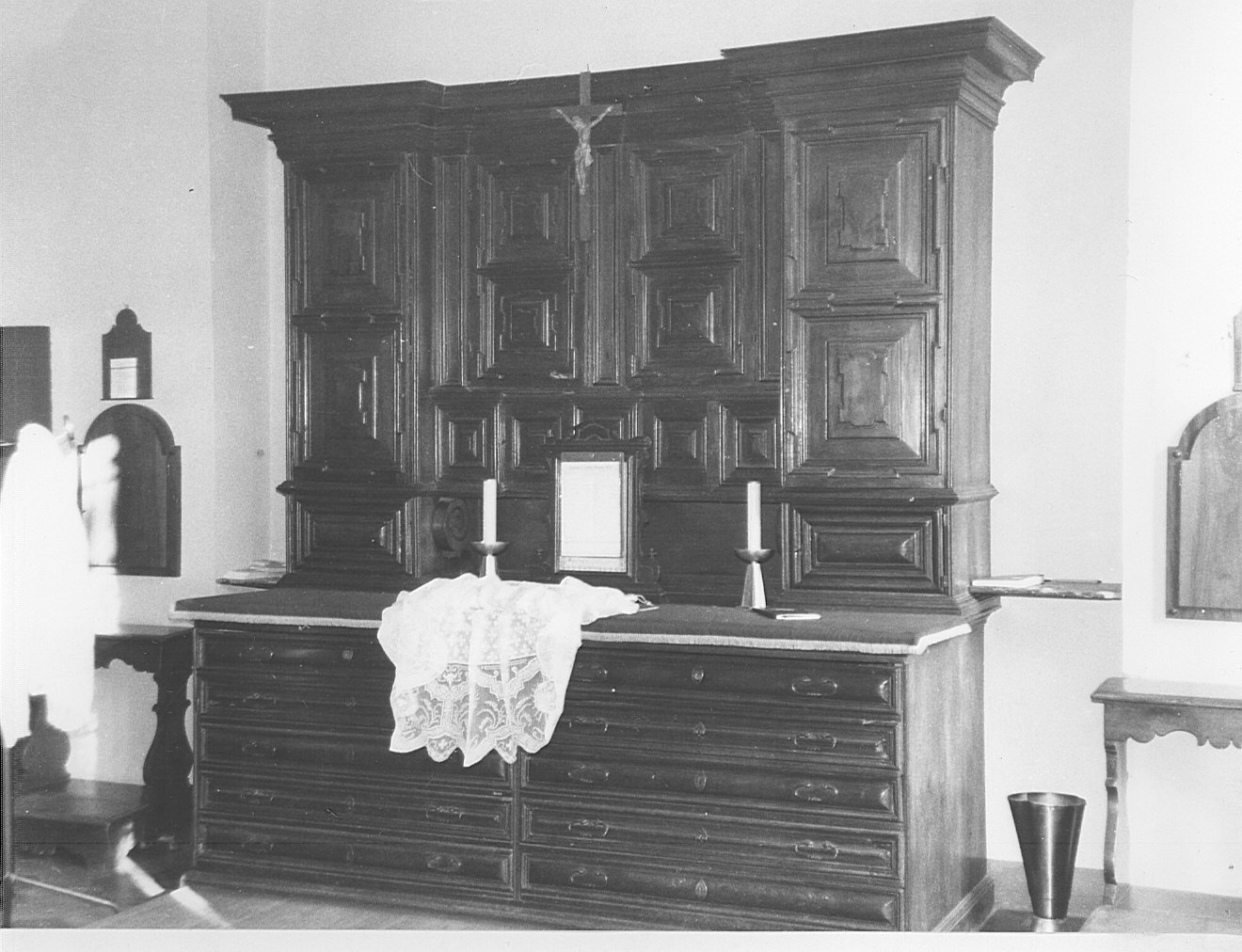 armadio da sacrestia, opera isolata - bottega lombarda (seconda metà sec. XVIII)