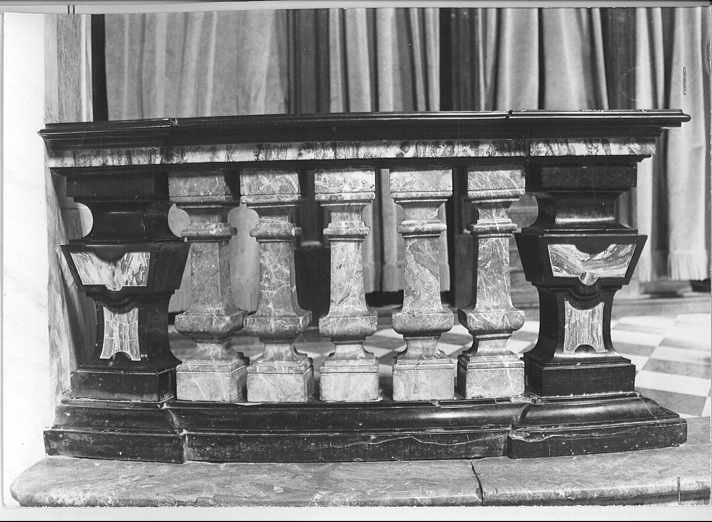 balaustrata di cappella, opera isolata - bottega lombarda (sec. XVIII)