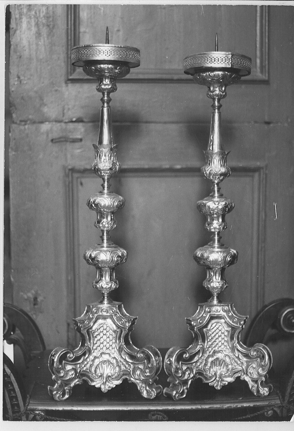 candeliere d'altare, serie - bottega lombarda (sec. XVIII)