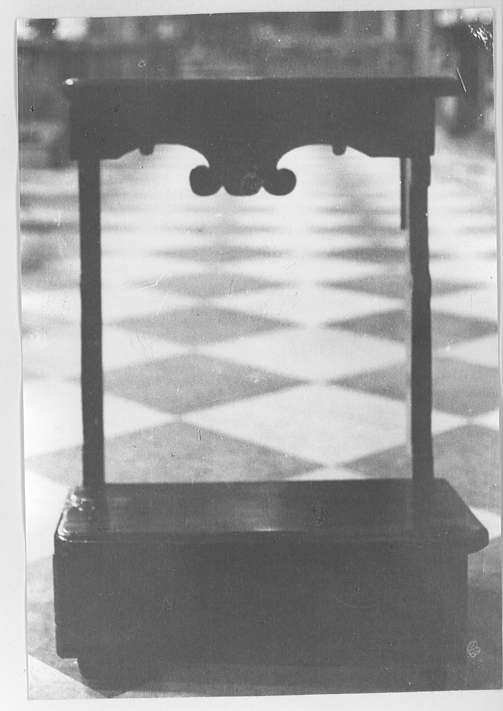 inginocchiatoio, opera isolata - bottega lombarda (sec. XVIII)