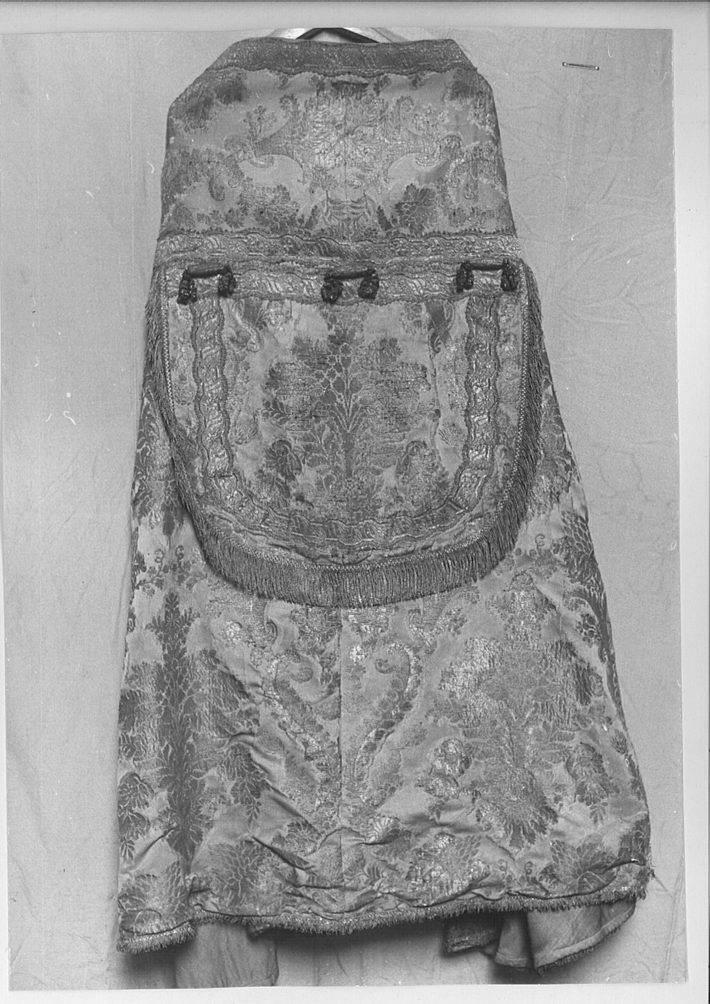 piviale, opera isolata - manifattura Italia settentrionale (fine/inizio secc. XVII/ XVIII)