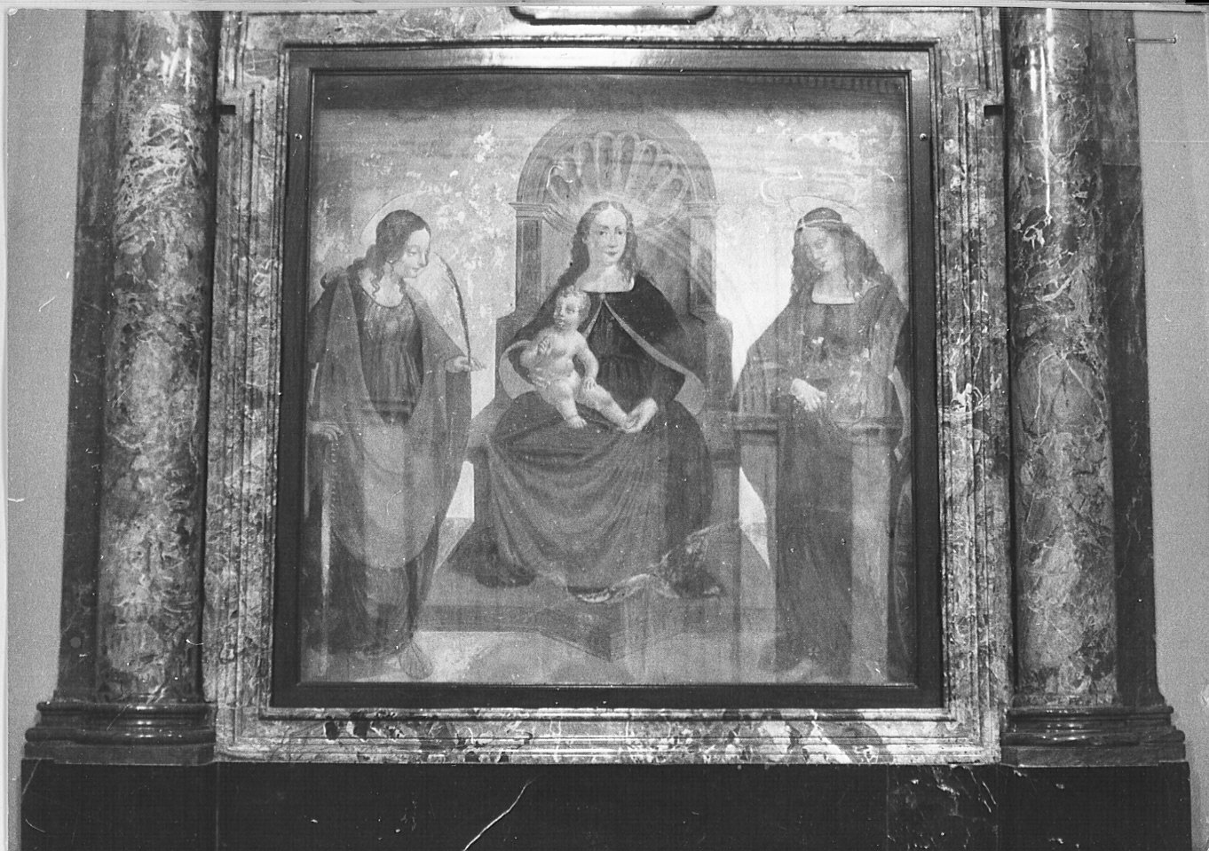 Madonna in trono col Bambino, Santa Eufemia e Santa Caterina (dipinto, opera isolata) - ambito lombardo (sec. XVI)