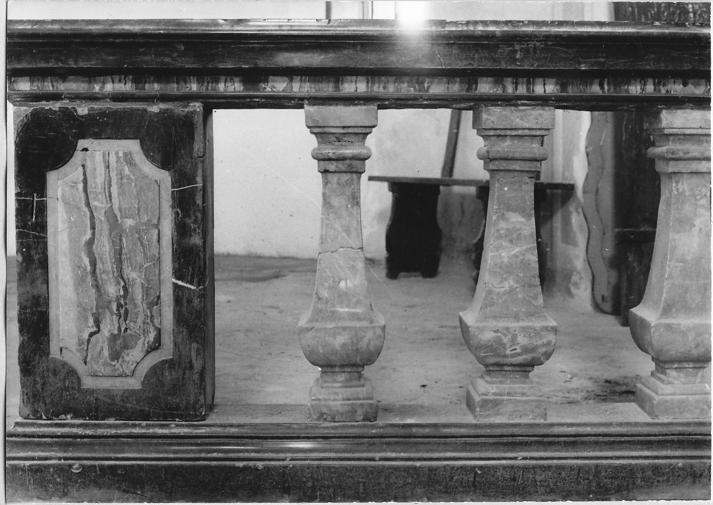 balaustrata di altare, elemento d'insieme - bottega lombarda (seconda metà sec. XVIII)