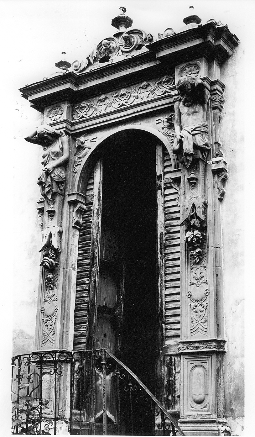 mostra di portale, opera isolata - bottega italiana (sec. XVIII)