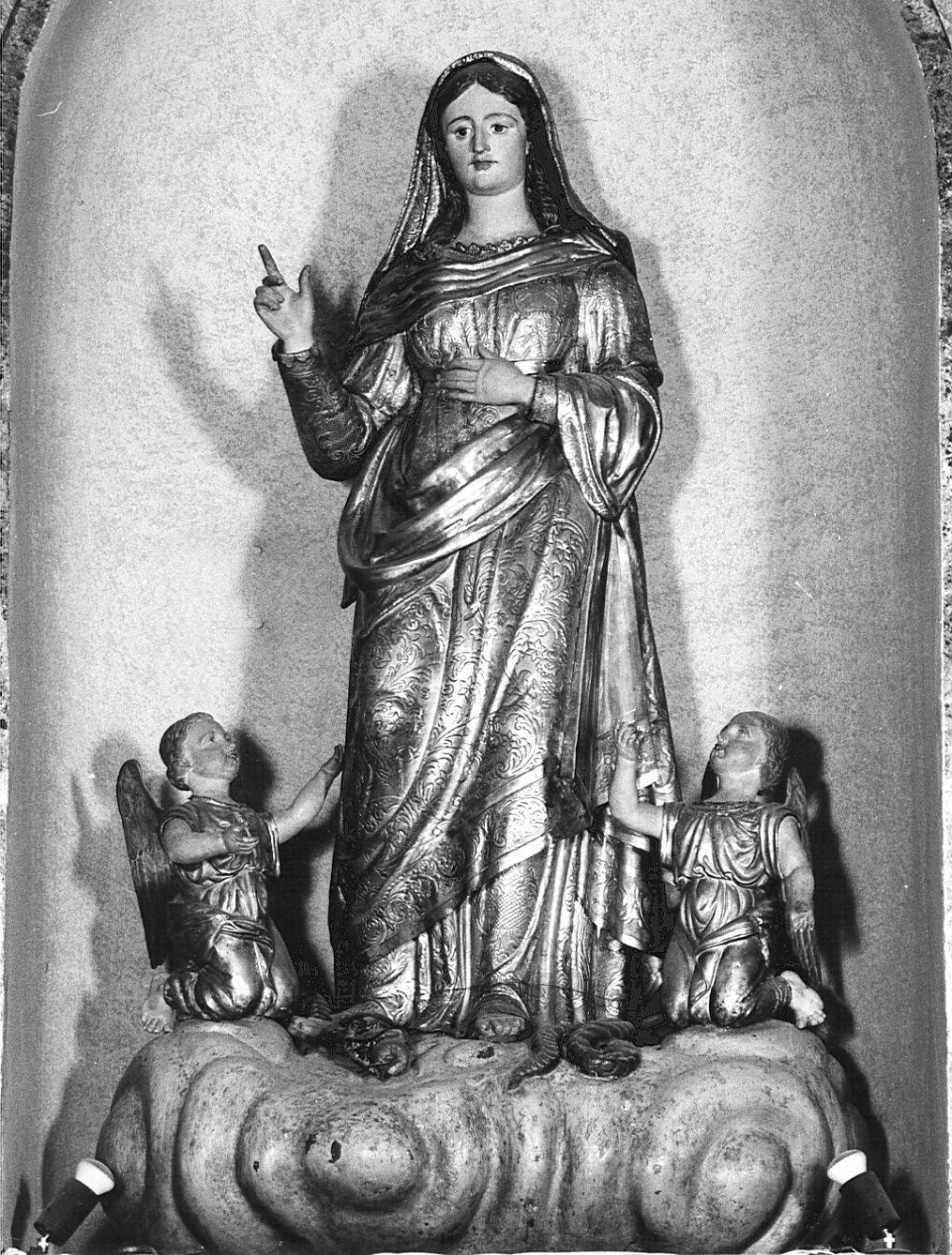 L'Immacolata, Madonna con putti (decorazione plastica) - bottega lombarda (sec. XIX)