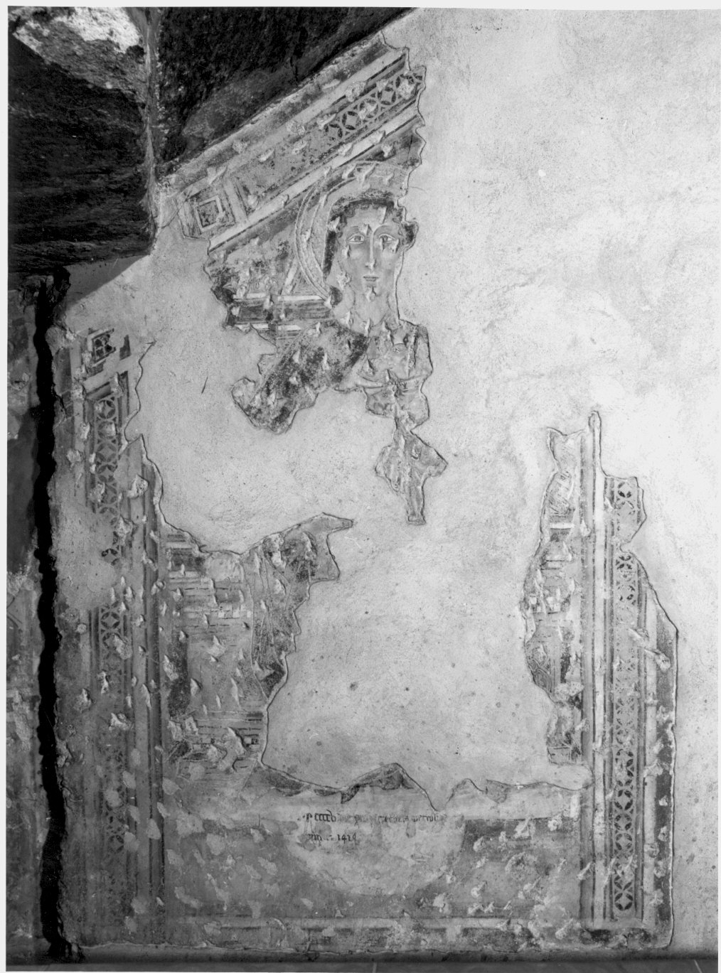 Madonna in trono che allatta il Bambino (dipinto murale) - ambito lombardo (sec. XIV)