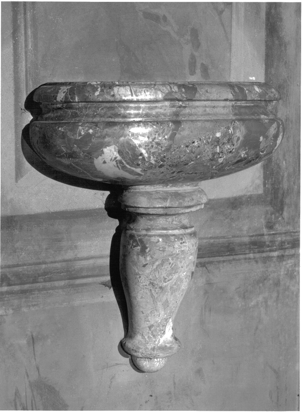 acquasantiera, serie - bottega lombarda (sec. XVII)