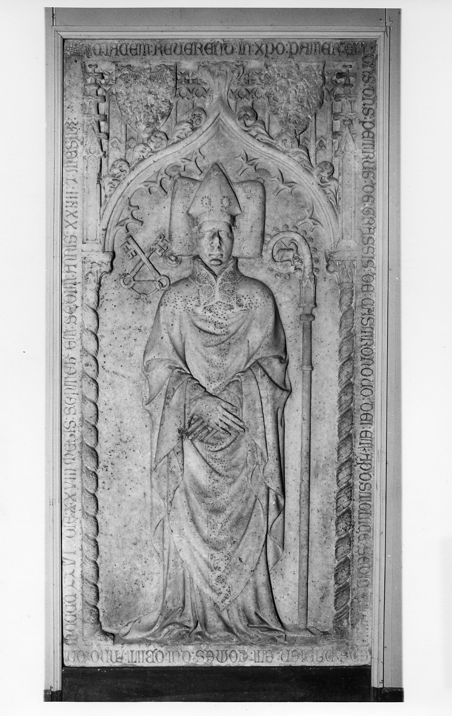 Ritratto del vescovo Pietro Grassi (lastra tombale, opera isolata) - ambito lombardo (sec. XV)