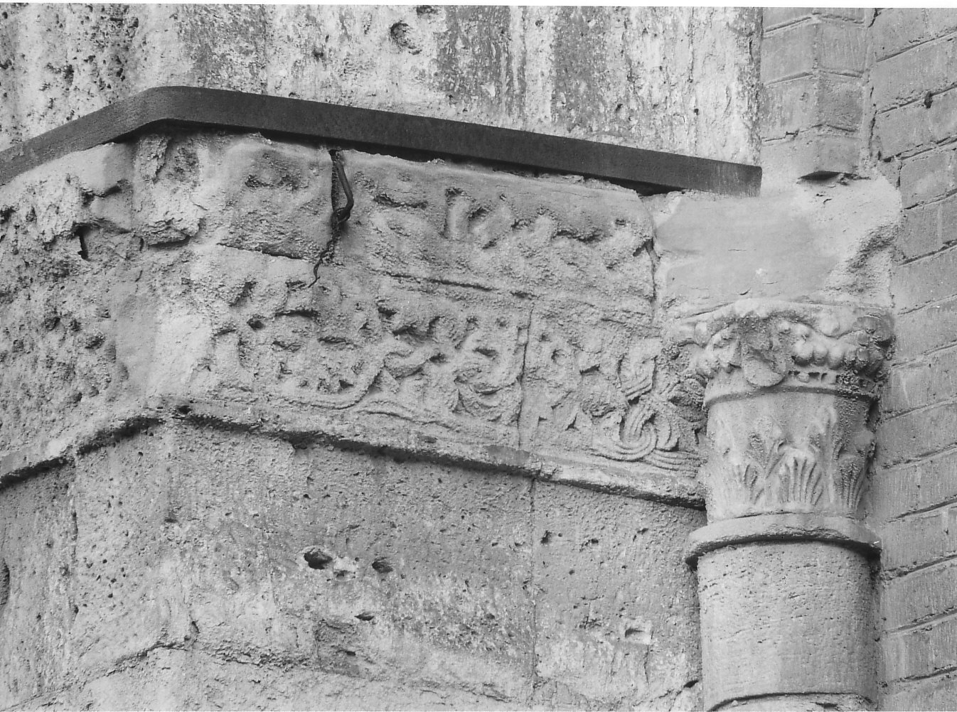 semicapitello, opera isolata - bottega lombarda (sec. XII)