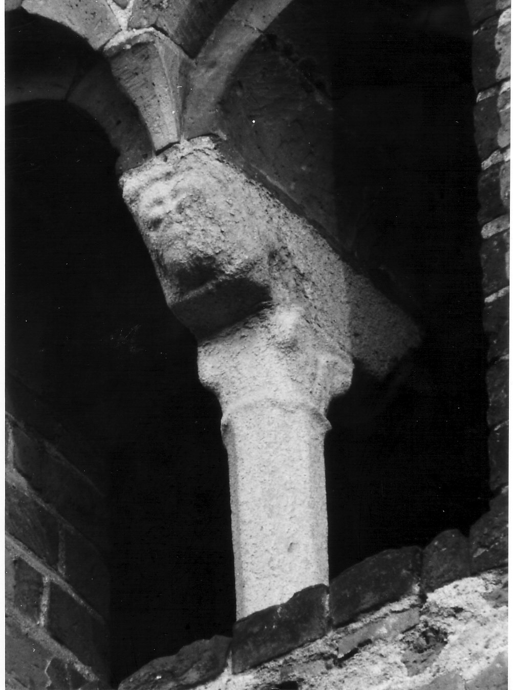 capitello, opera isolata - bottega lombarda (sec. XII)