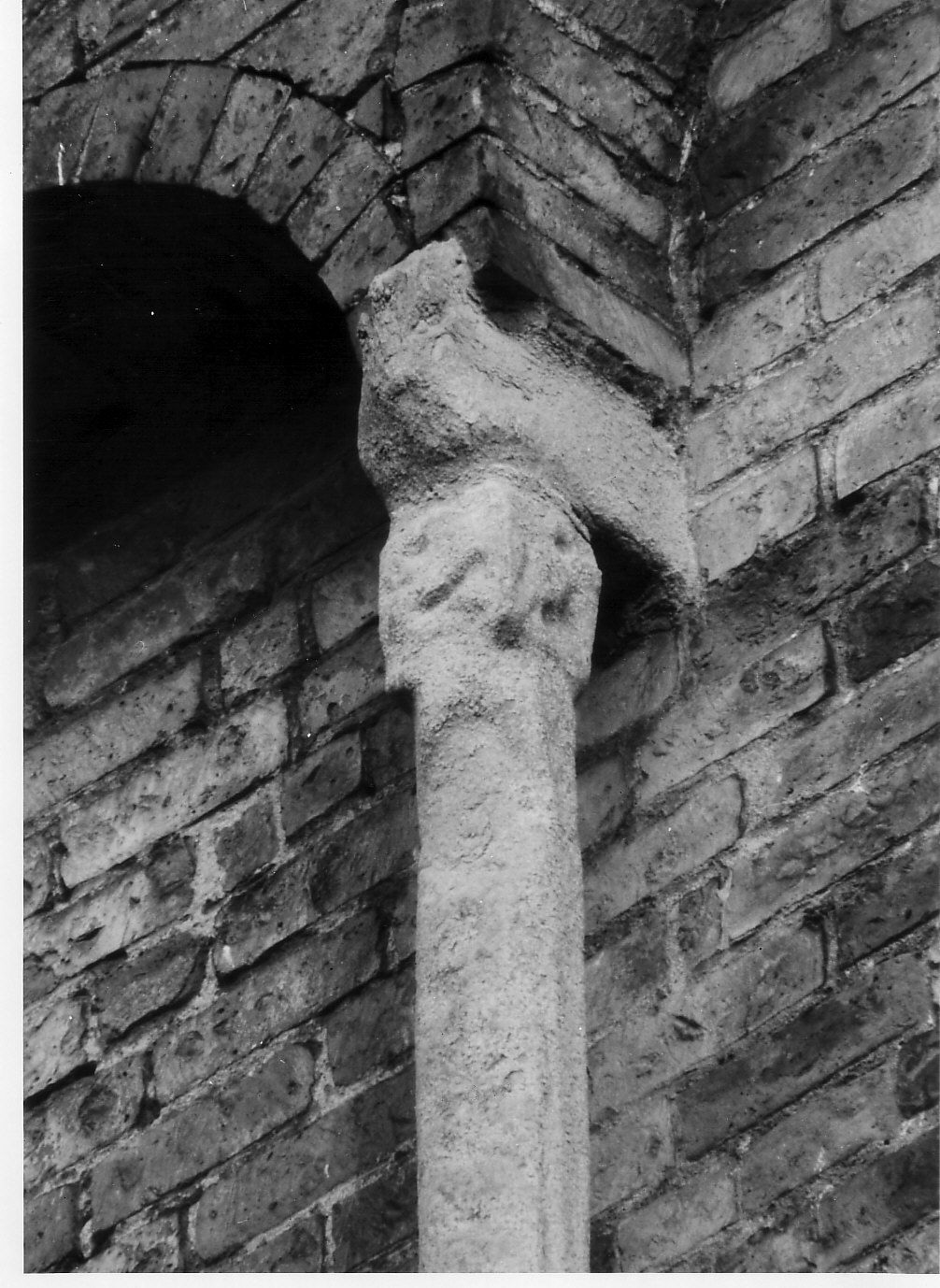 capitello, opera isolata - bottega lombarda (sec. XII)