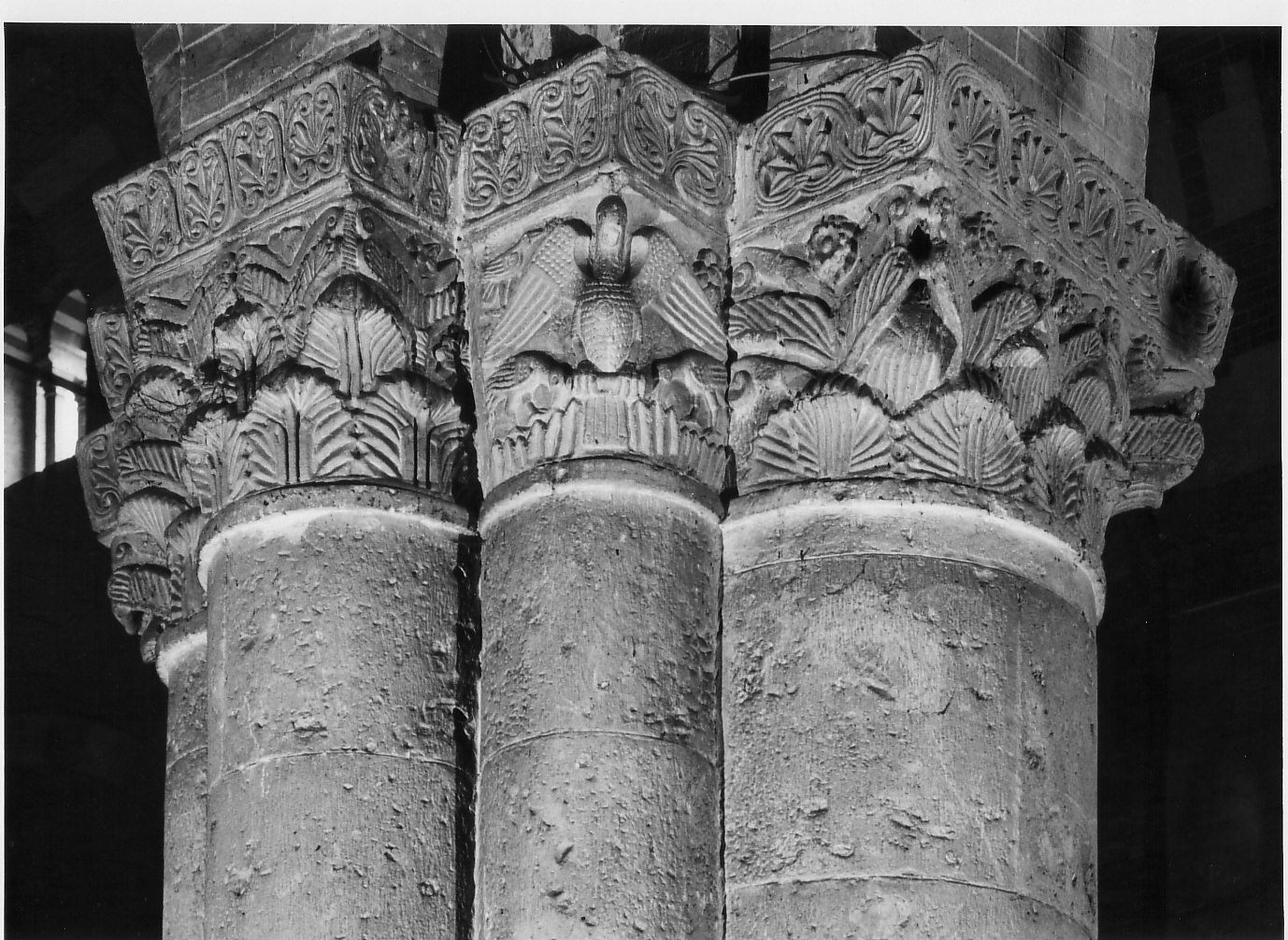 capitello di pilastro, opera isolata - bottega lombarda (fine/inizio secc. XI/ XII)