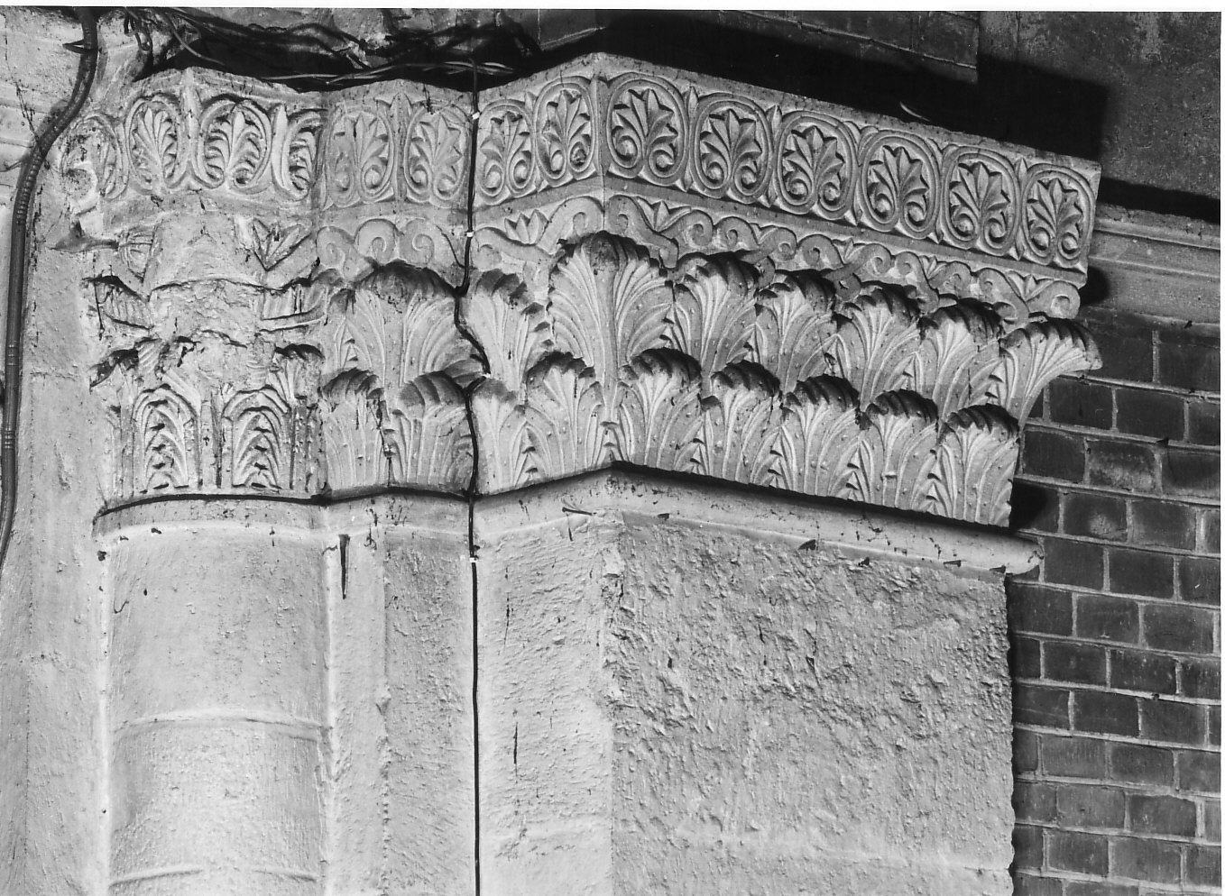 capitello di semipilastro, opera isolata - bottega lombarda (fine/inizio secc. XI/ XII)