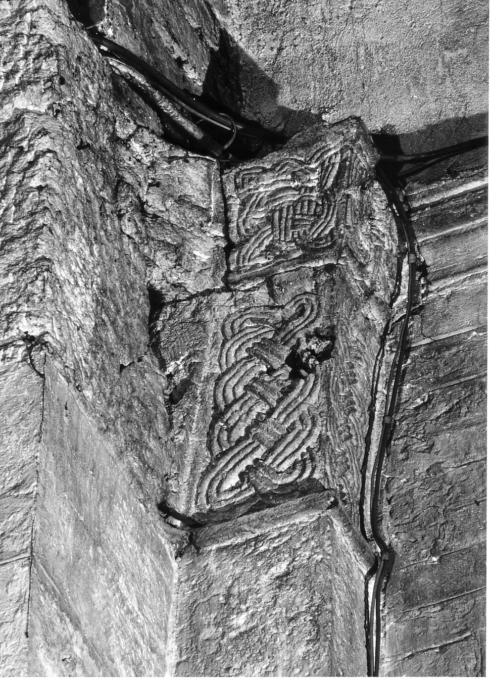 capitello di semipilastro, opera isolata - bottega lombarda (fine/inizio secc. XI/ XII)