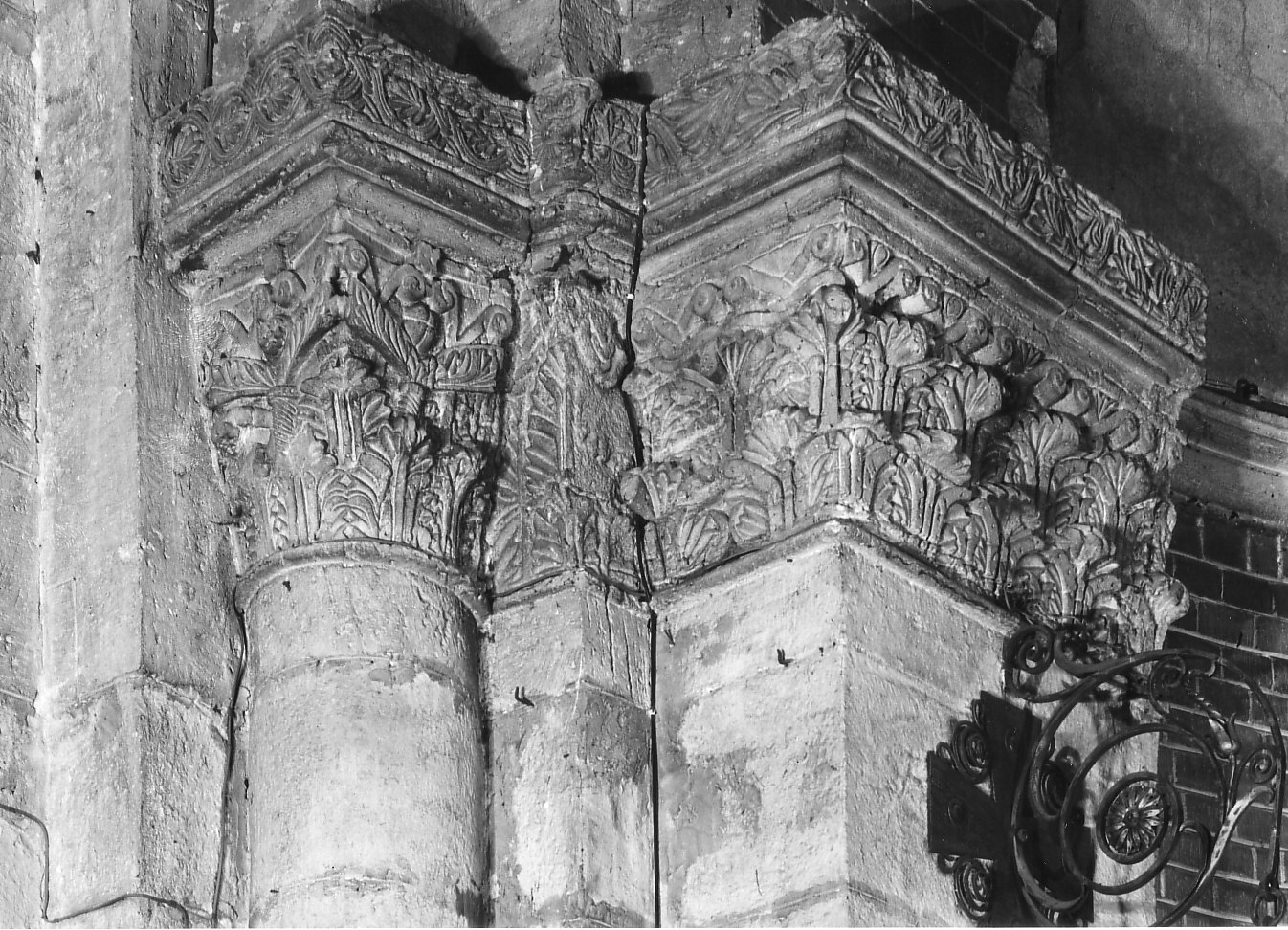 capitello di semipilastro, opera isolata - bottega lombarda (fine sec. XI)