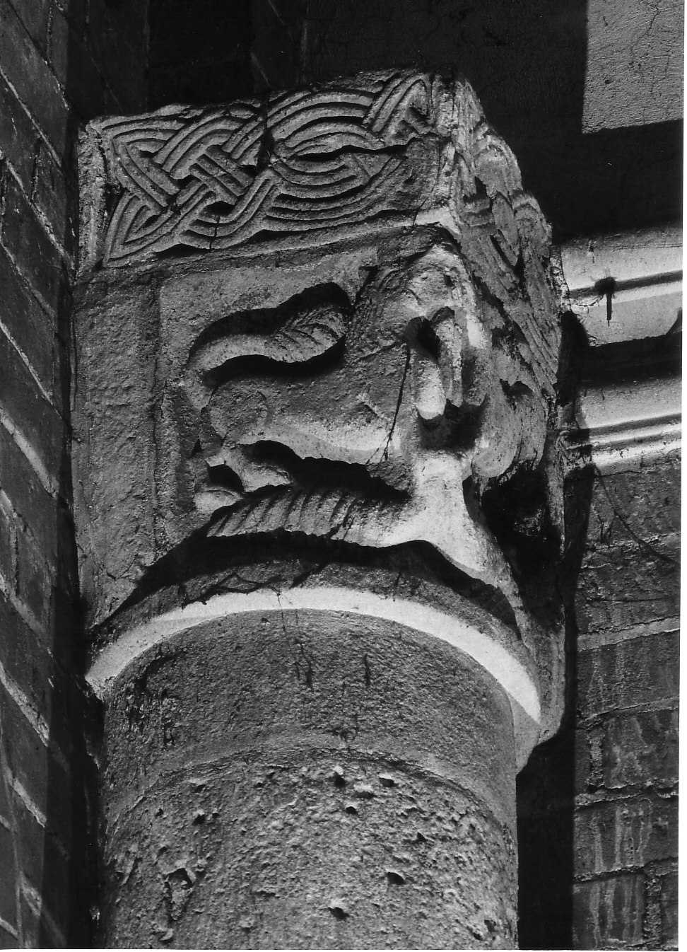 semicapitello, opera isolata - bottega lombarda (fine/inizio secc. XI/ XII)