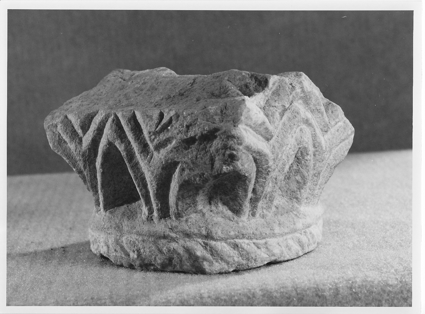 capitello, opera isolata - bottega valtellinese (secc. XI/ XIII)