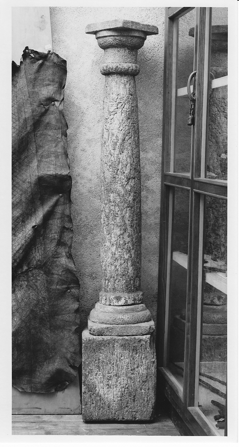 colonnina, opera isolata - bottega valtellinese (sec. XVII)