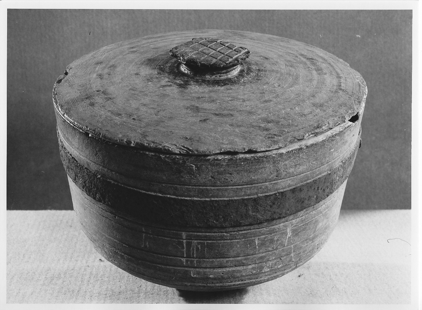 olla, opera isolata - bottega valtellinese (secc. XVI/ XVIII)