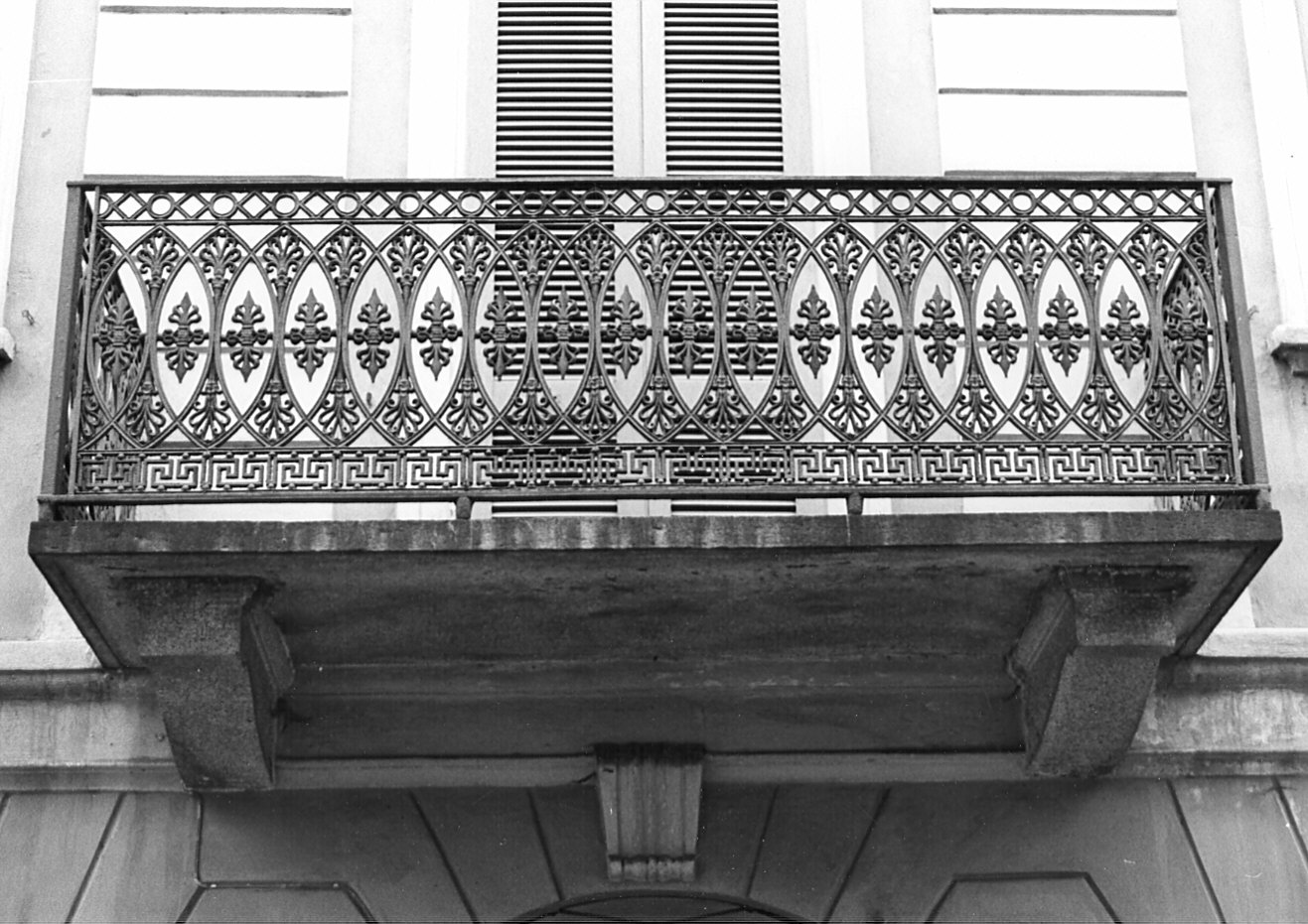 ringhiera di balcone, serie - bottega pavese (sec. XIX)